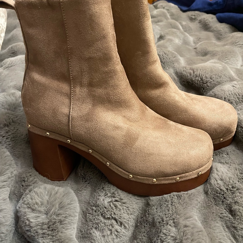 New York & Company Tan Heeled Boots with Chunky Heel